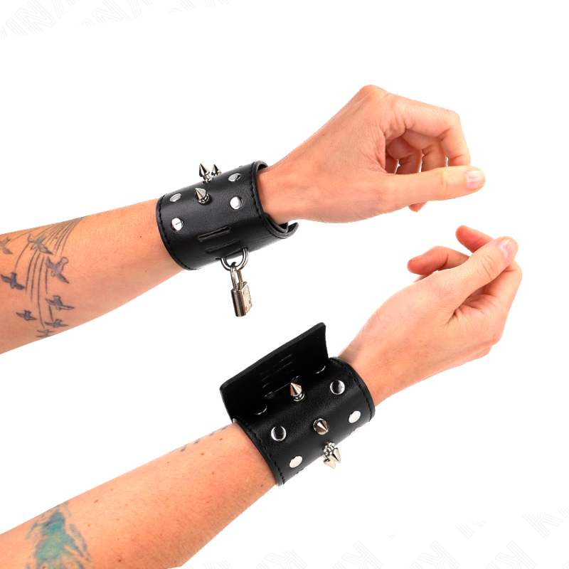 KINK - BRACCIALETTI CON SPUNTINI STILE PUNK 25 X 6 CM