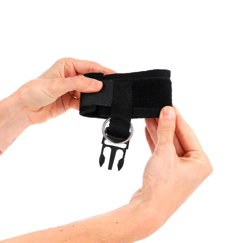 KINK - BRACCIALETTI IN NEOPRENE CON CHIUSURA REGOLABILE A GANCIO NERO 22-34 CM