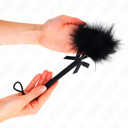 KINK - Massaggiatore con corda in nylon con piume e fiocco nero 25 cm