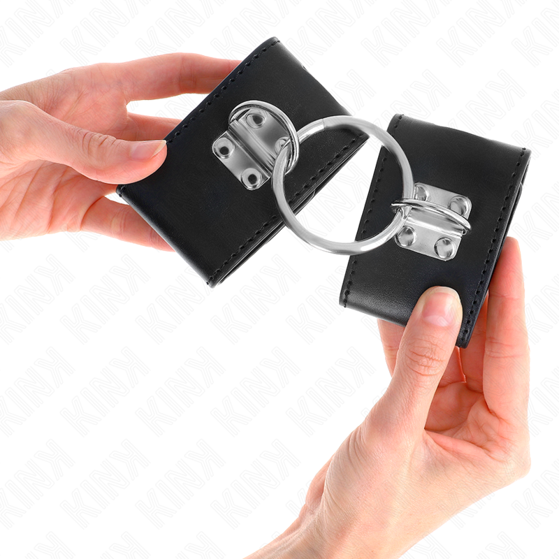KINK - BRACCIALETTI FISSI CON ANELLO E CHIUSURA REGOLABILE CON LUCCHETTO NERO 16-23 CM X 5,5 CM