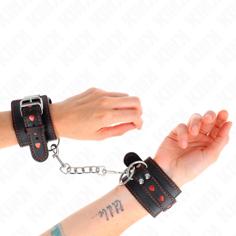 KINK - BRACCIALETTI NERI CON INSERTO CUORE ROSSO REGOLABILI 21-28 CM X 5,5 CM