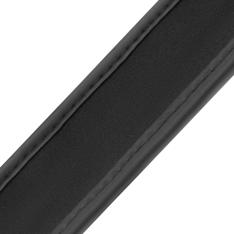 FETISH SOTTOMESSA - POSIZIONE A GAMBE APERTE CON MANETTE RIVESTITE IN NOPRENE