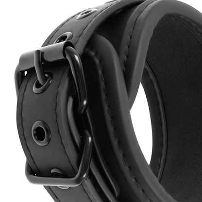 SOTTOMESSA FETISH - SET DI MANETTE E LACCI RIVESTITI IN NOPRENE